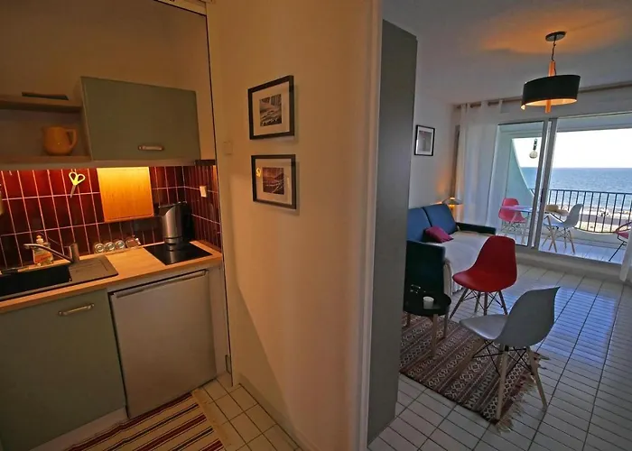 Studio De 33 M2, Vue Et Bord De Mer, Parking